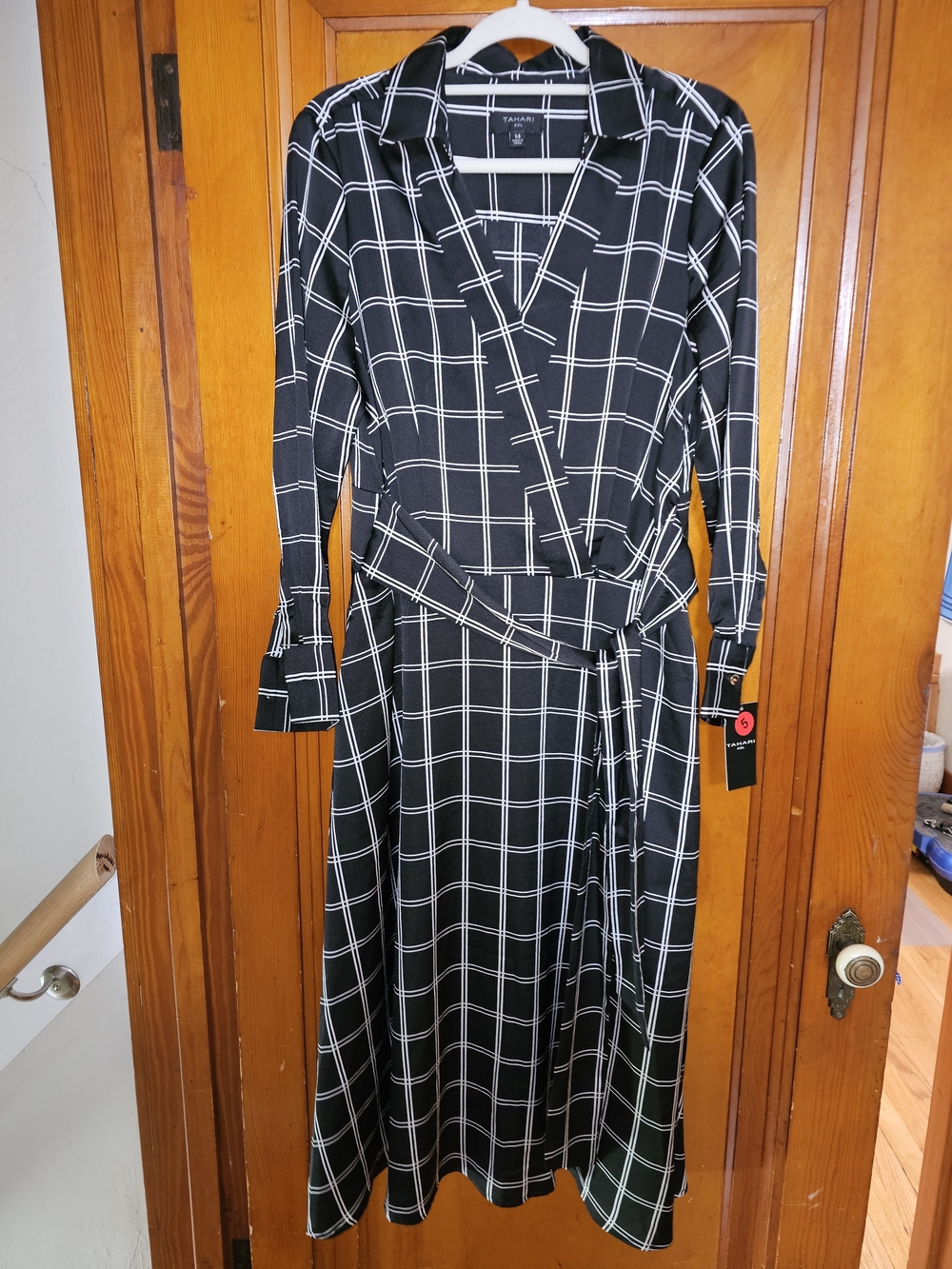 Tahari ASL Black & White Windowpane Wrap Midi Dress 14 NWT - Picture 3 of 8